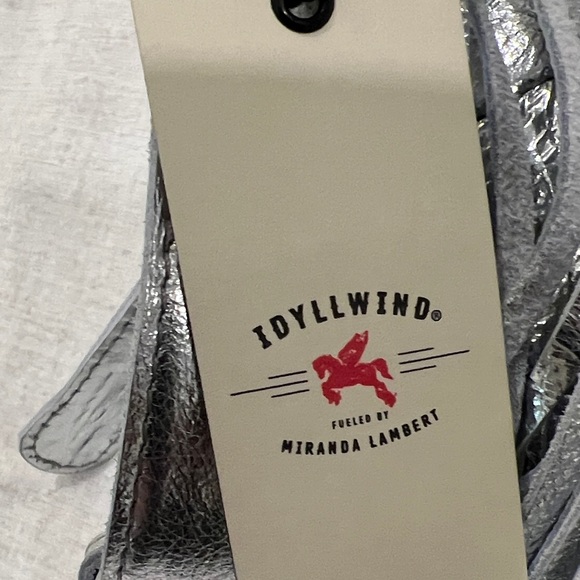 Idyllwind leather Silver Fringe Crossbody Bag - Picture 2 of 3